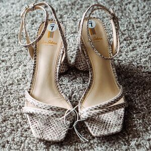 Sam Edelman Kia Snack Block Heel Sandal Size 7